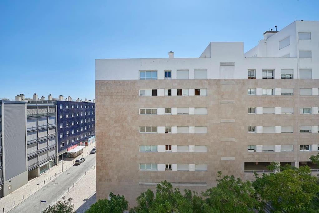 Modern Apartment In Parque Das Nacoes Lisboa Exteriör bild