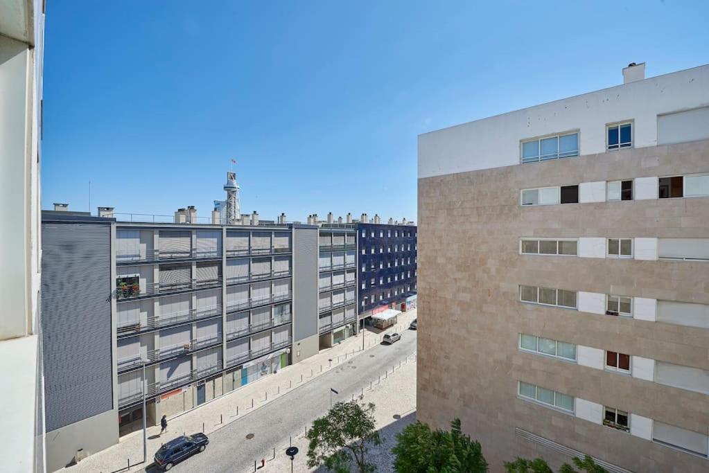 Modern Apartment In Parque Das Nacoes Lisboa Exteriör bild
